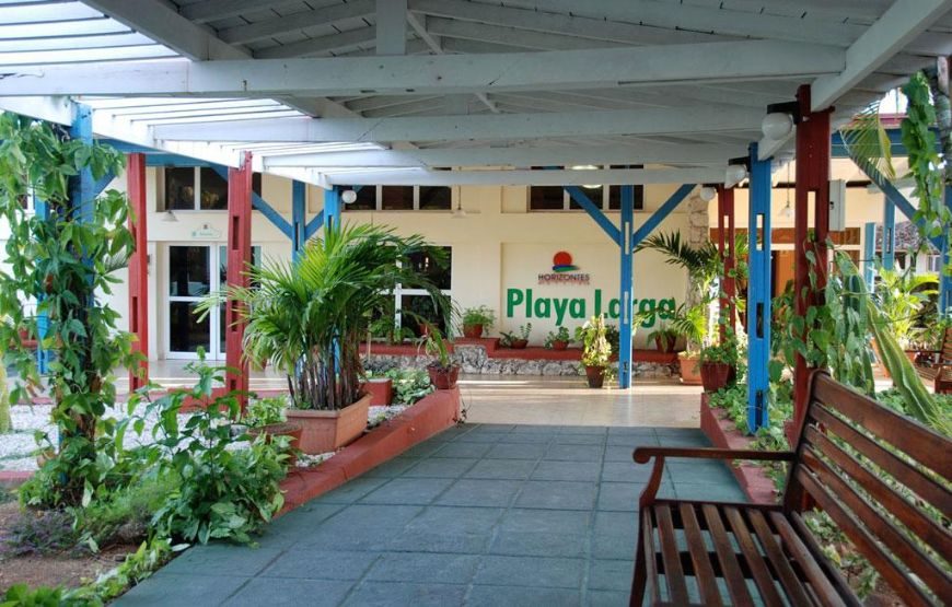 Hotel Playa Larga